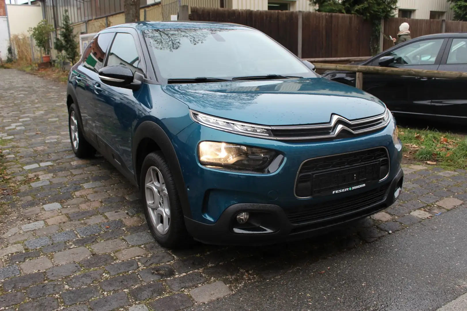 Citroen C4 Cactus 1.2 Shine  NAVI Kundendienst Neu Blau - 2
