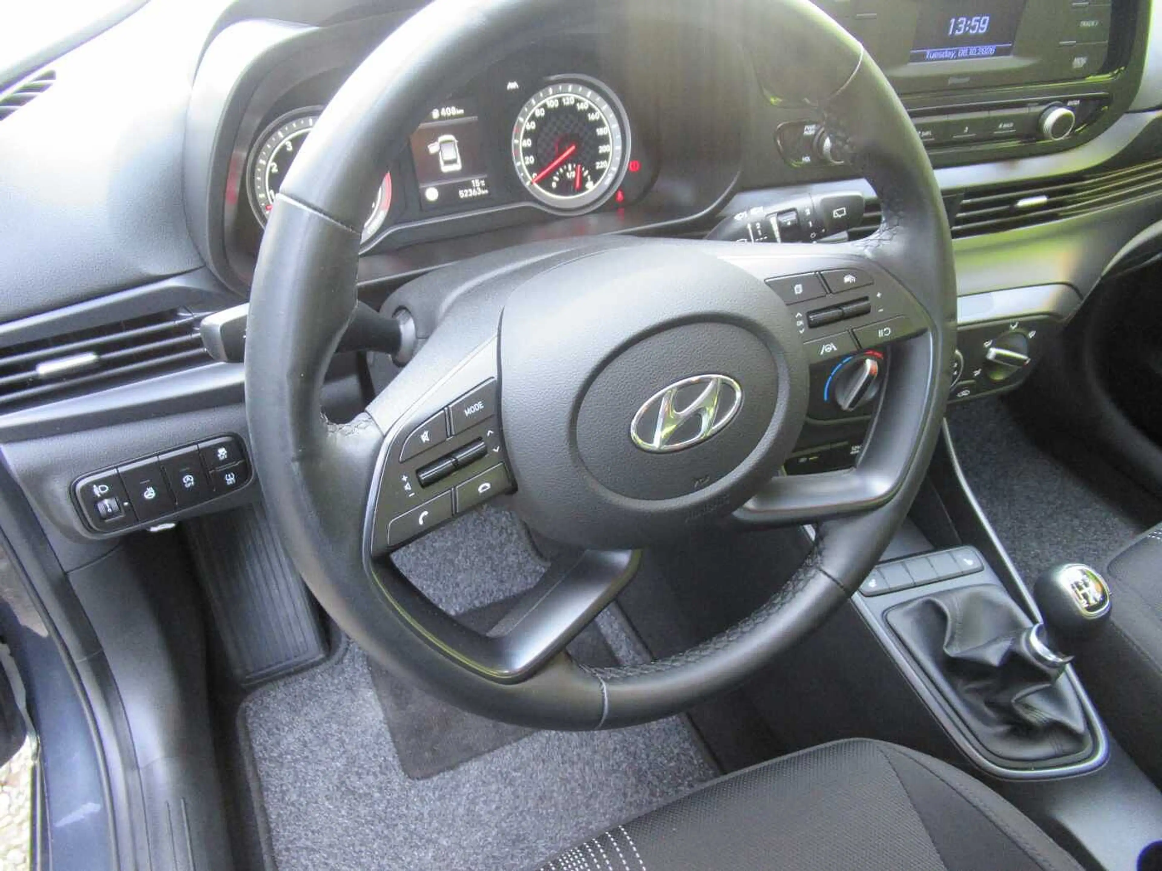 Hyundai i20 blue 1.2 Pure — photo 11