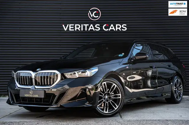 BMW 520 5-serie Touring 520i M-Sport Pro 208PK|BTW|Pano|Ca