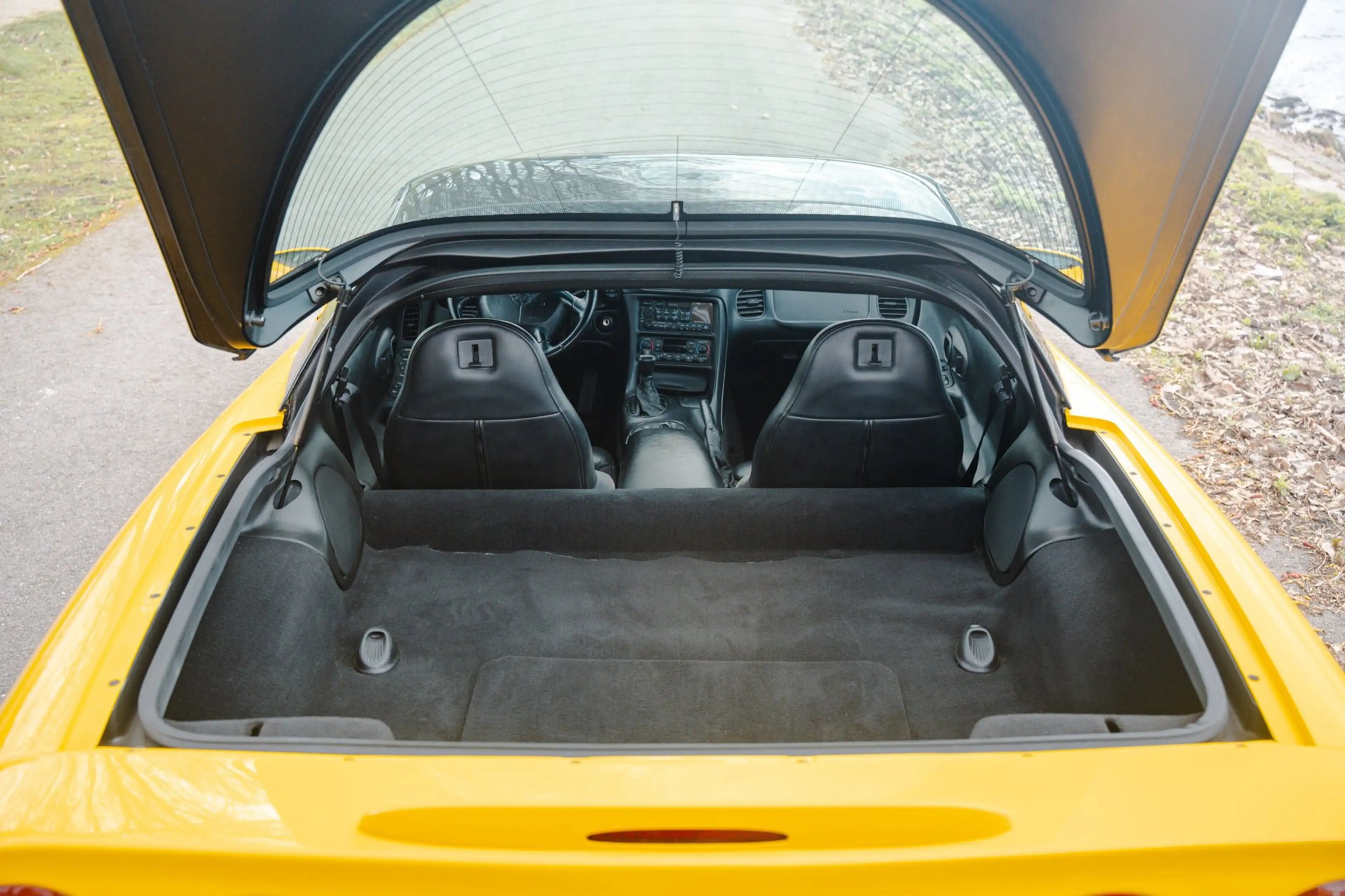 Chevrolet Corvette USA 5.7 Convertible 50th Anniversary — photo 16