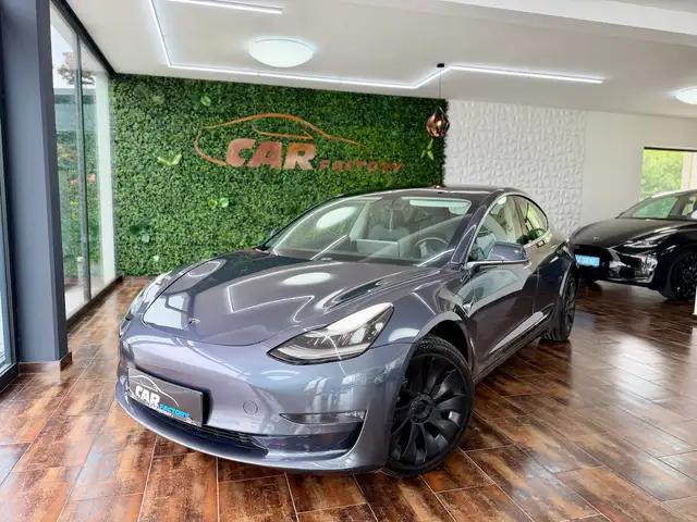 Tesla Model 3 VERKAUFT
