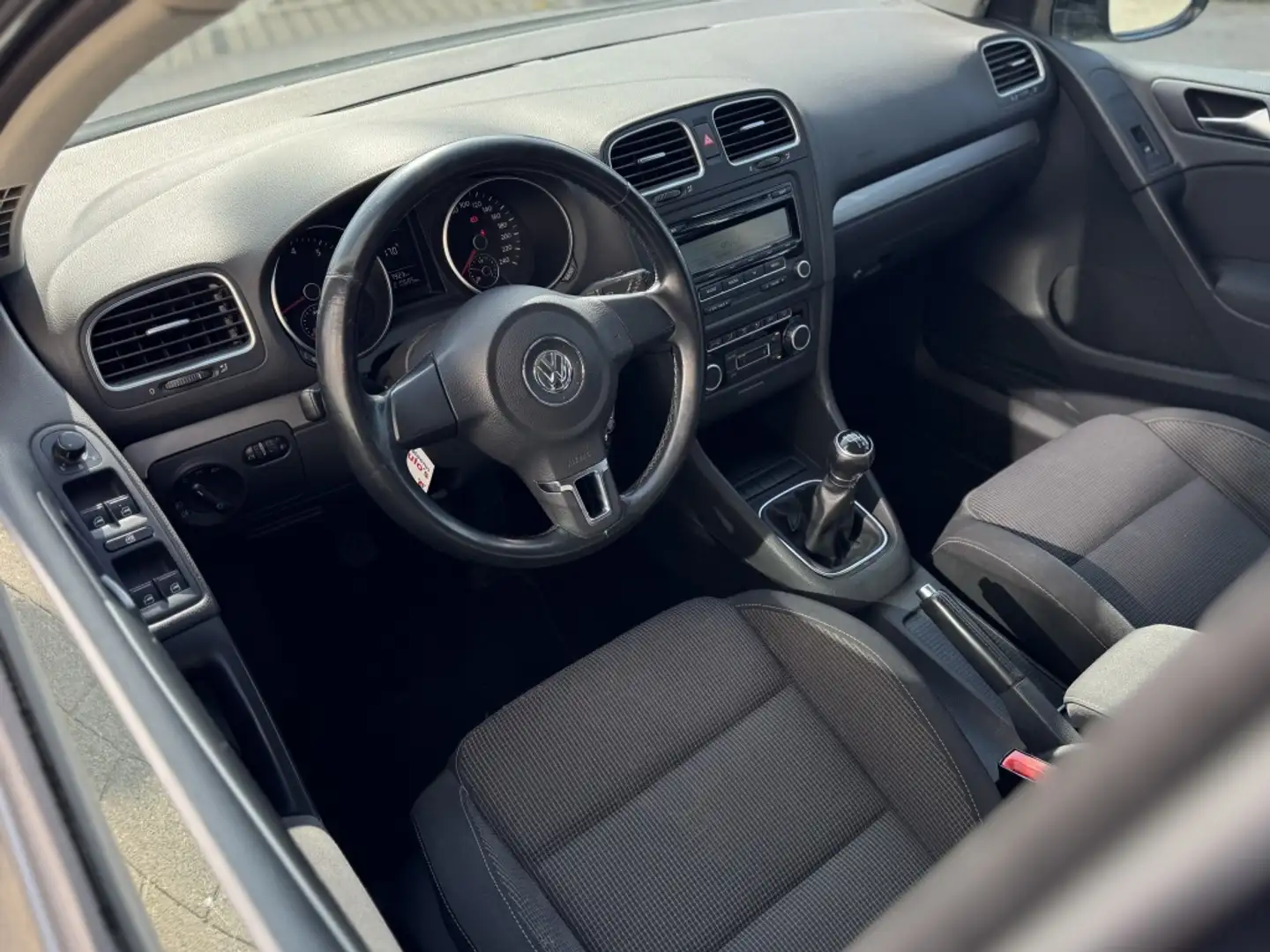Volkswagen Golf 1.4 TSI Trendline LMV ECC Gris - 2