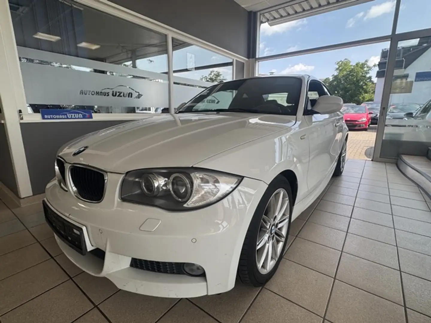 BMW 120 i Coupe M-Paket T-Leder eGSD 8 fach bereift White - 2