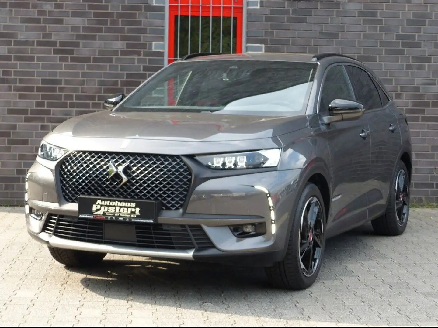 DS Automobiles DS 7 Crossback E-Tense 4x4 Performance Line + Grau - 1