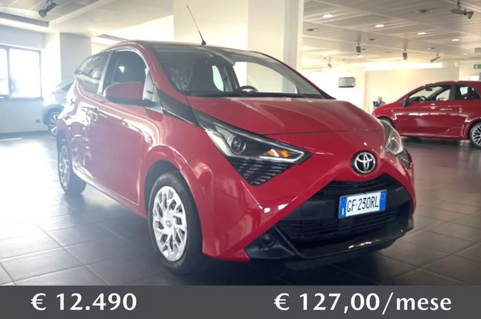 Toyota Aygo Connect 1.0 VVT-i 72 CV 5 porte x-cool MMT Rosso - 1