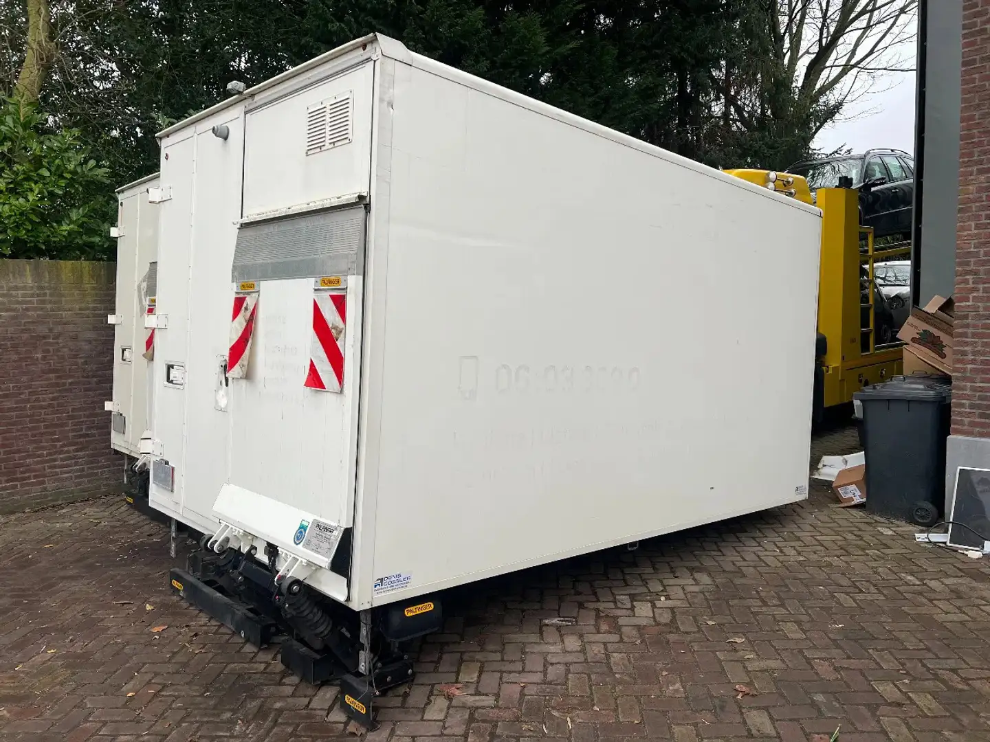 Mercedes-Benz Sprinter 8X Meubelbak met laadklep 750 kg BJ. 2019 / 2020 Wit - 2