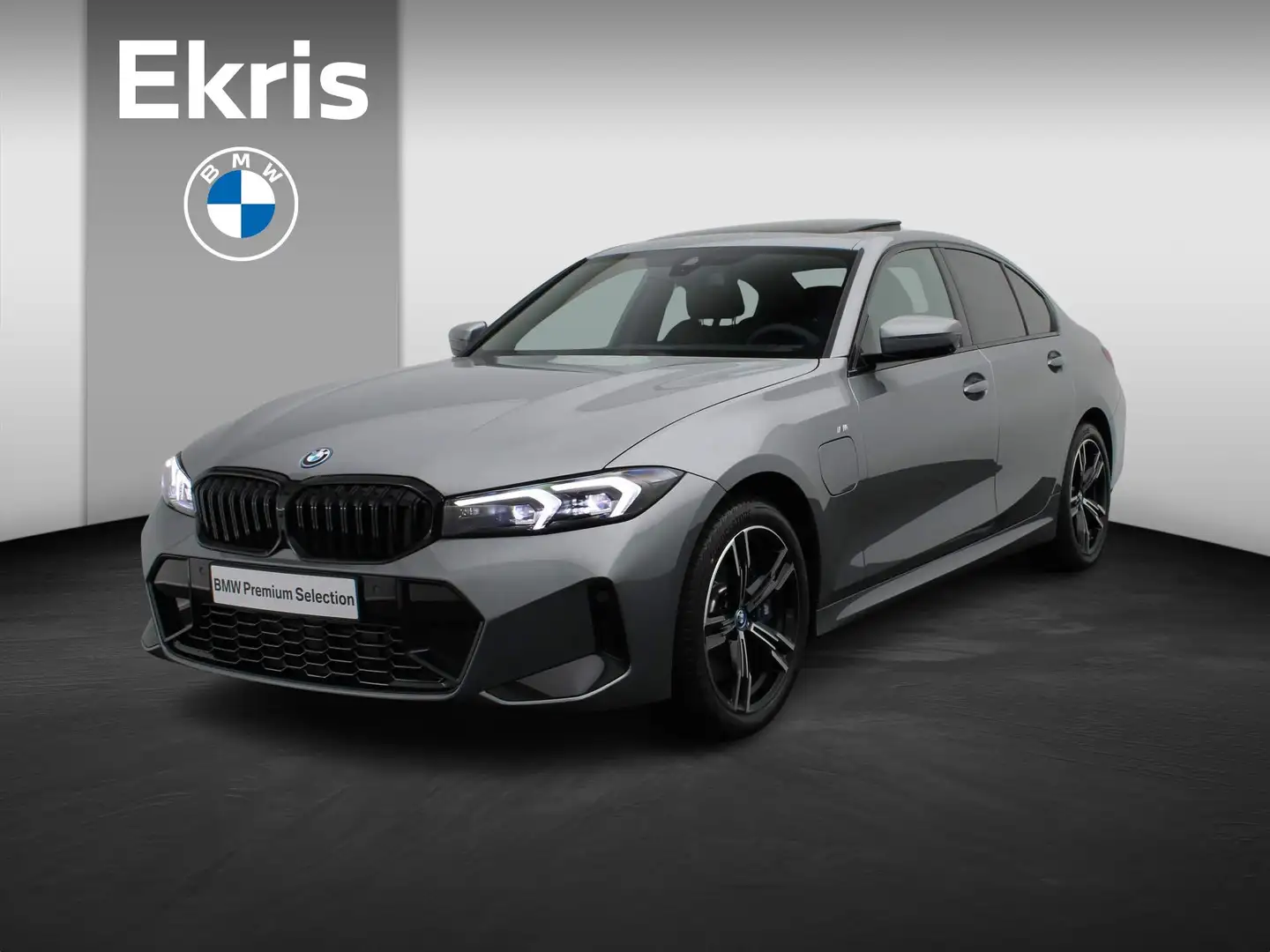 BMW 320 3 Serie Sedan 320e M Sportpakket Pro | Travel Pack Grijs - 1