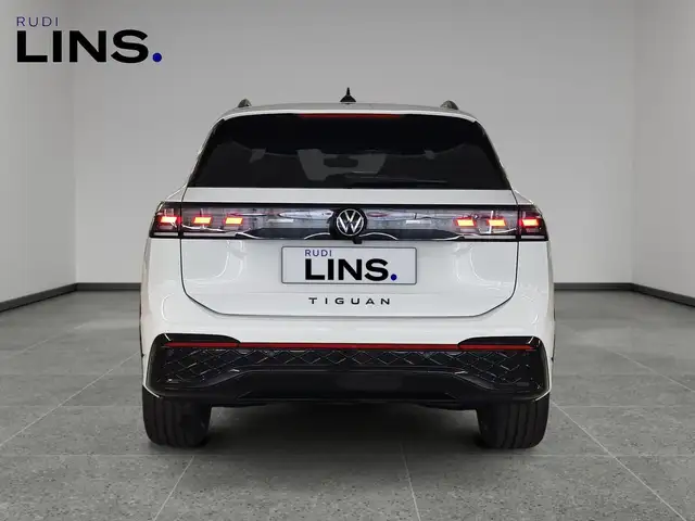 Volkswagen Tiguan view 4