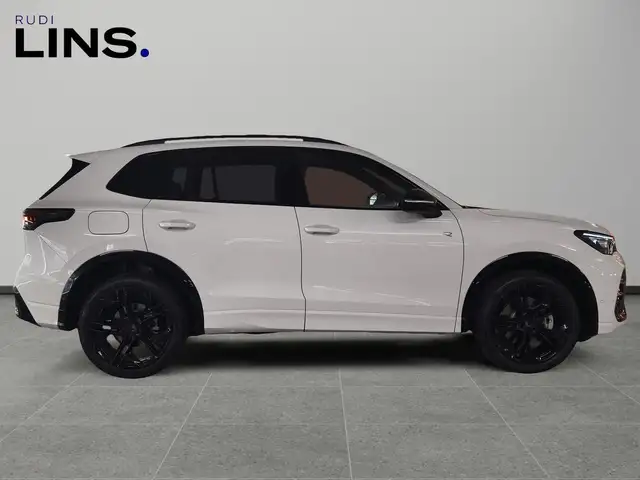 Volkswagen Tiguan view 6