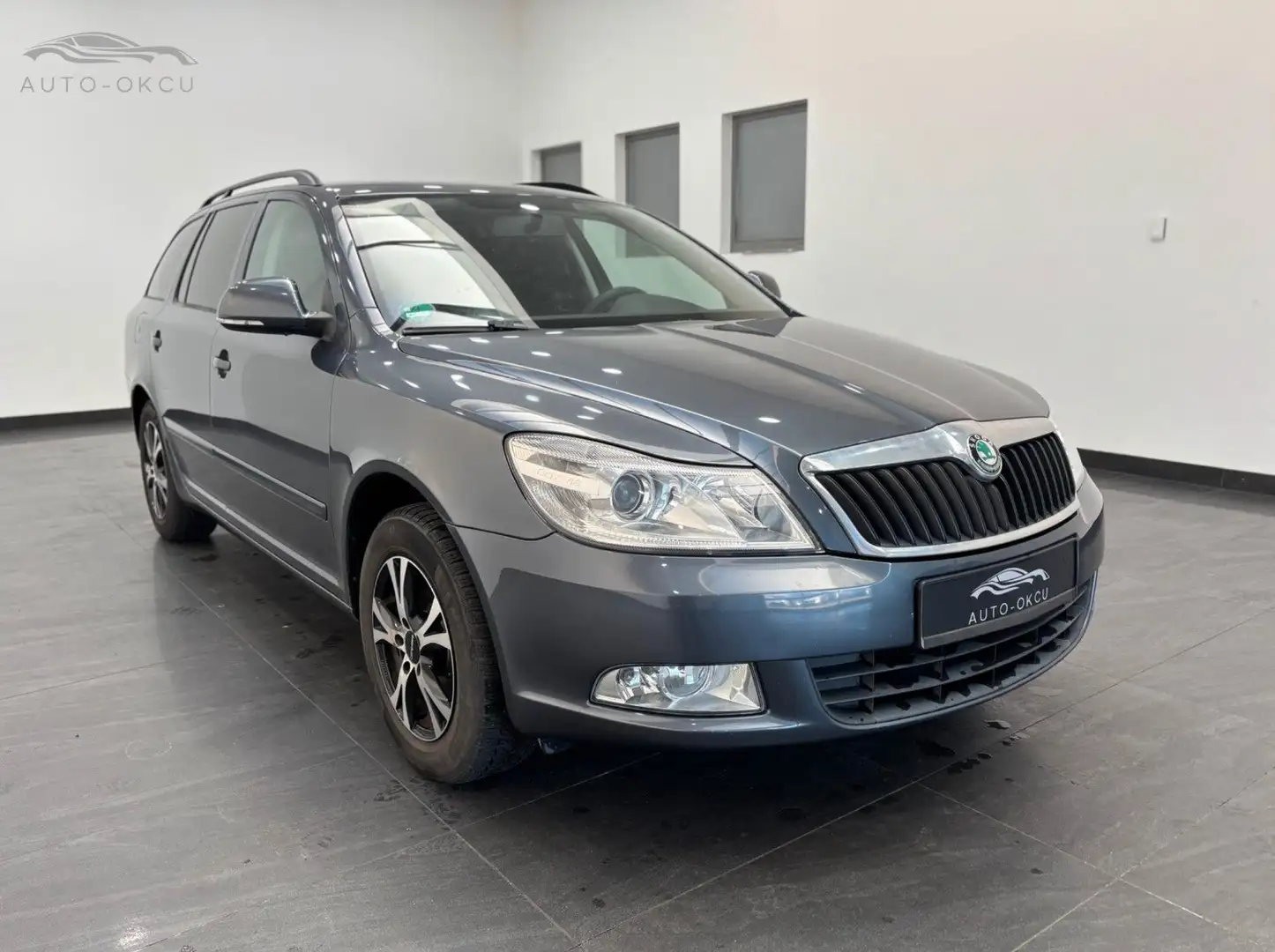 Skoda Octavia 1,2 Combi Ambiente KLIMA/SHZ/ALU/HU:NEU Grau - 2
