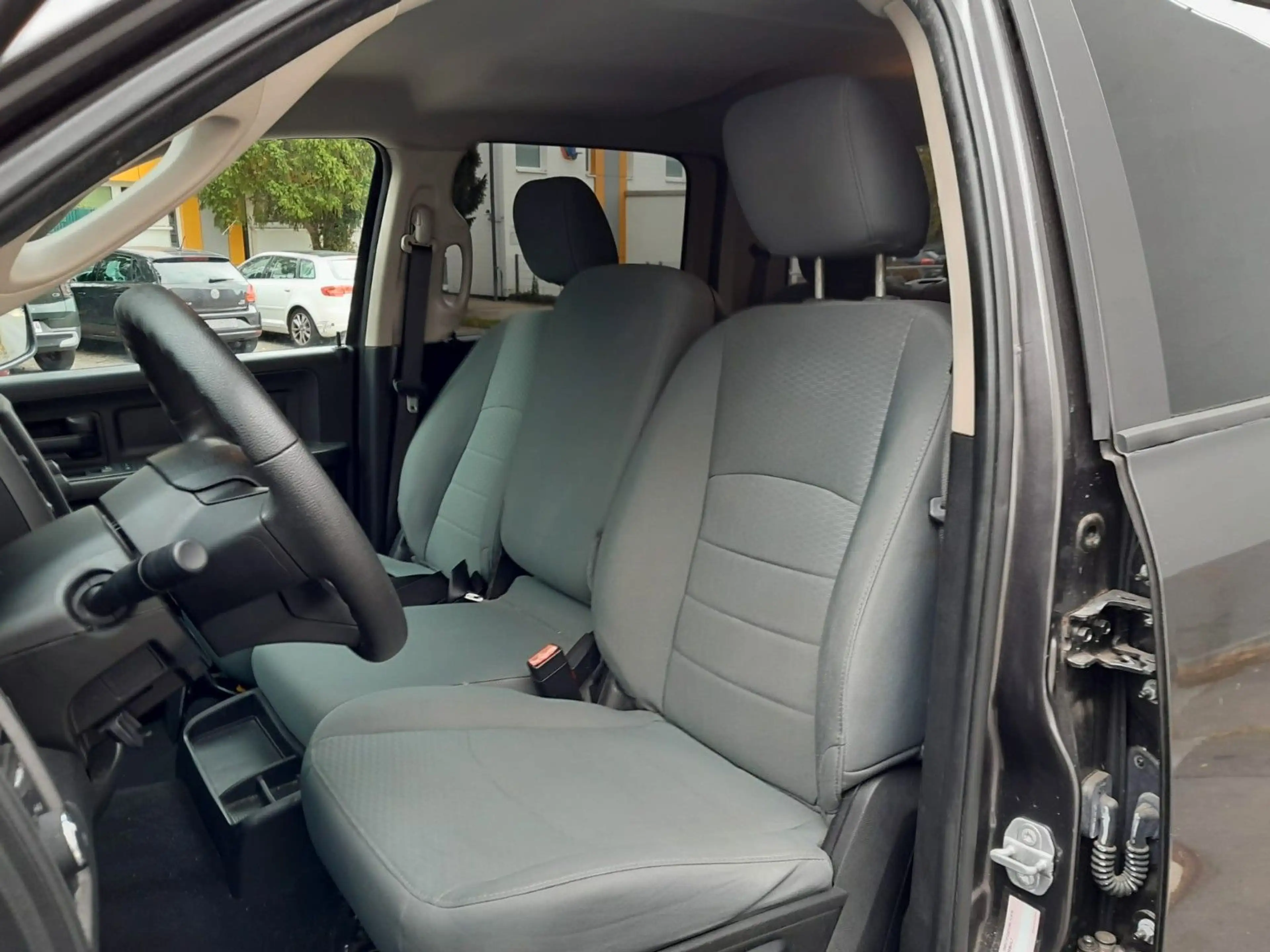 Dodge RAM 1500 5,7 HEMI SPORT V8 6SZ NAVI CAM AHK — photo 14