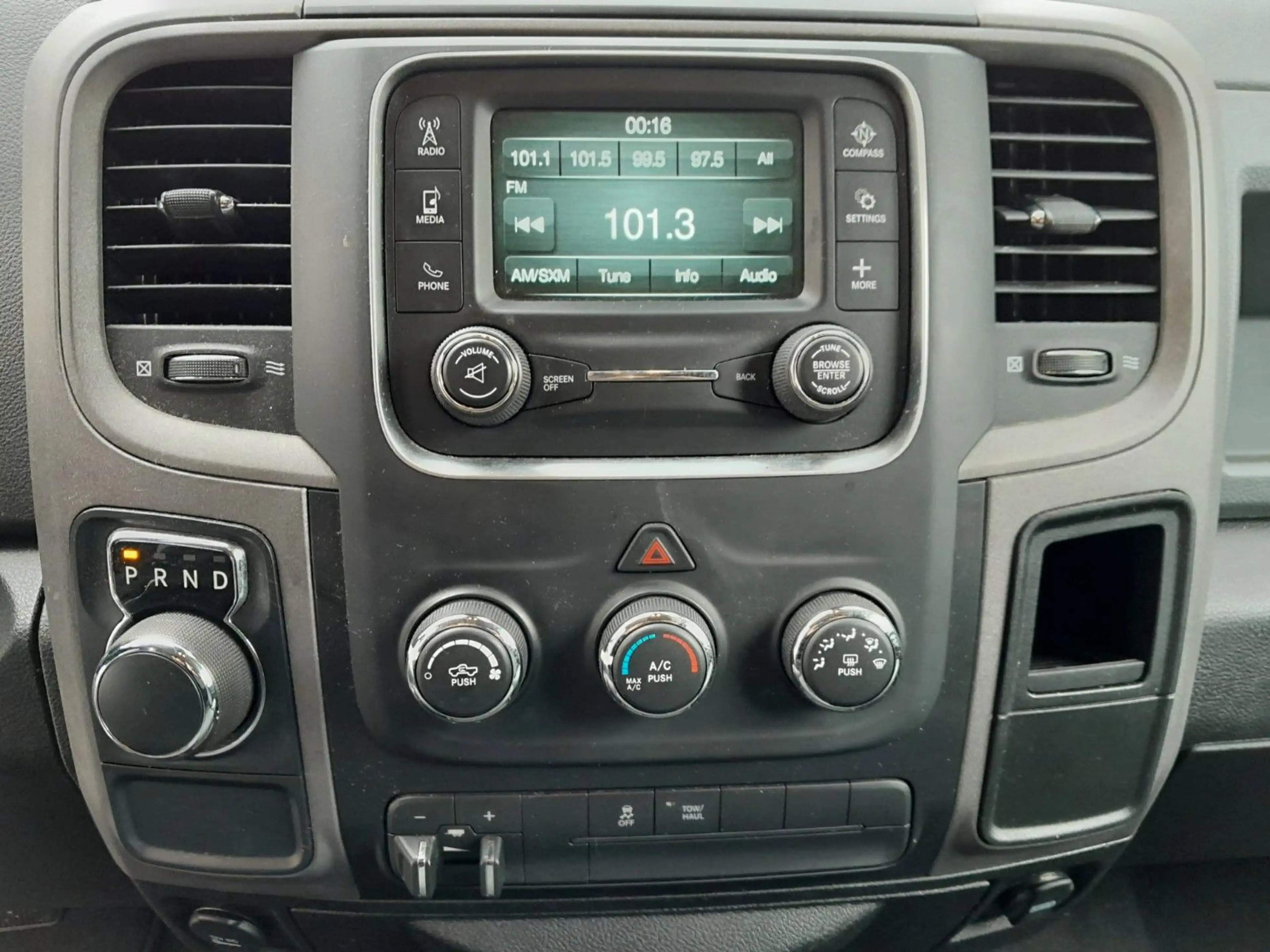 Dodge RAM 1500 5,7 HEMI SPORT V8 6SZ NAVI CAM AHK — photo 5