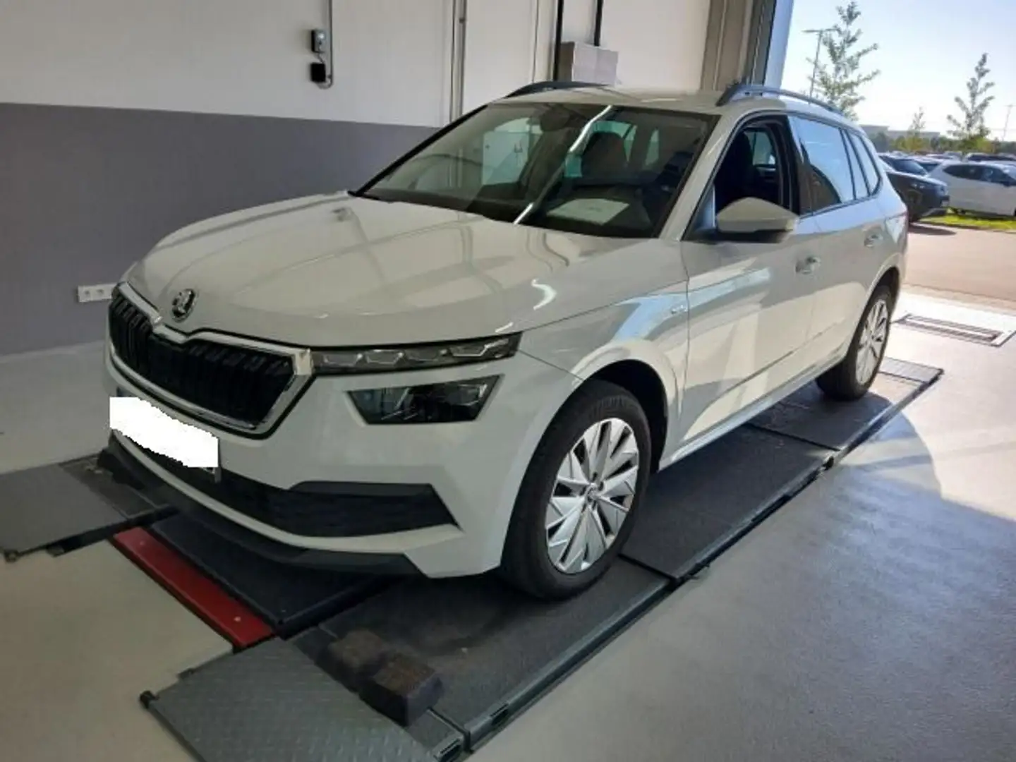 Skoda Kamiq Drive 125 1.0TSI DSG LED*AHK*ACC*R-KAM*17" Wit - 2
