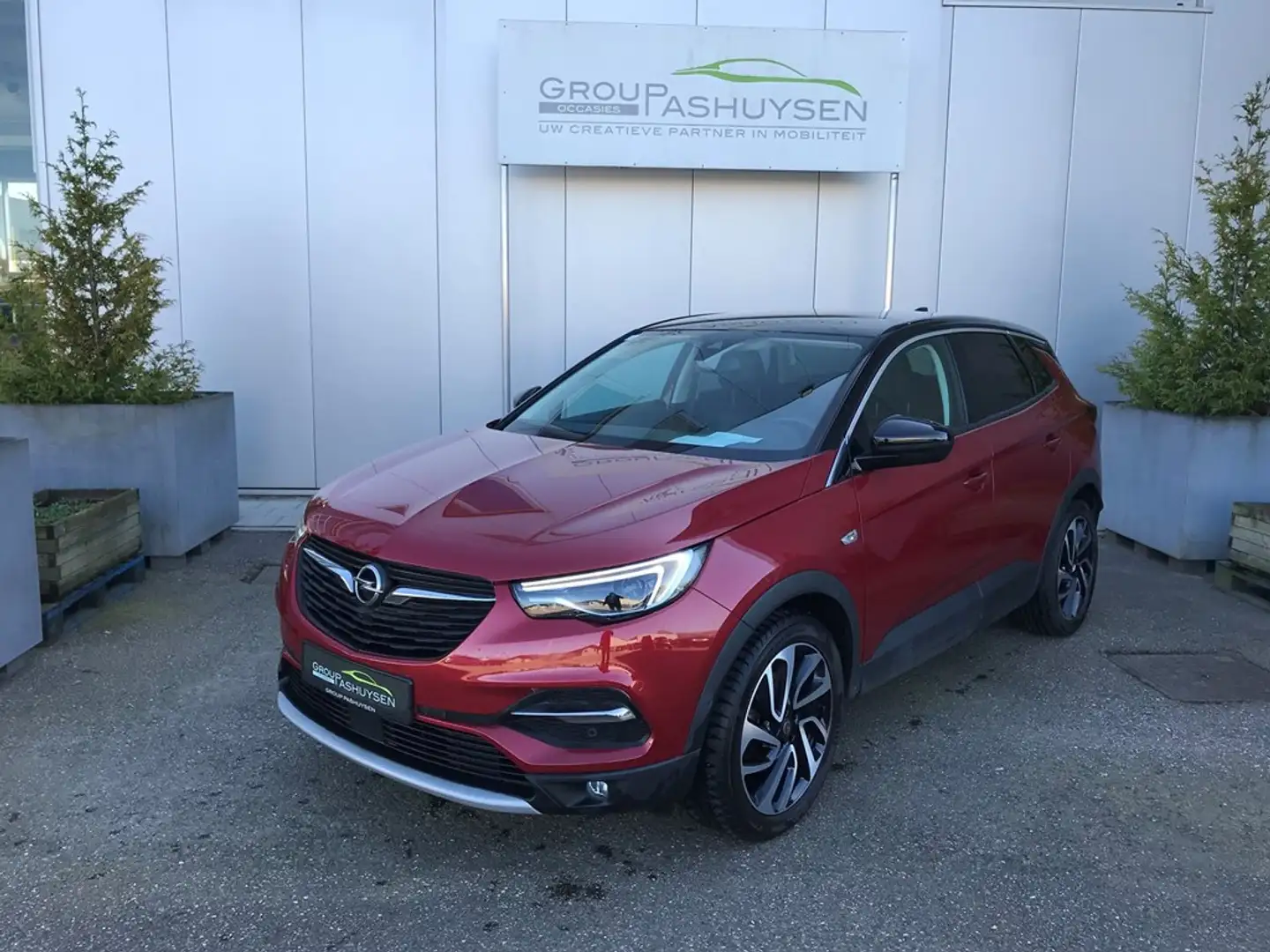 Opel Grandland X Ultimate Turbo 1.2cc 130pk Rood - 1