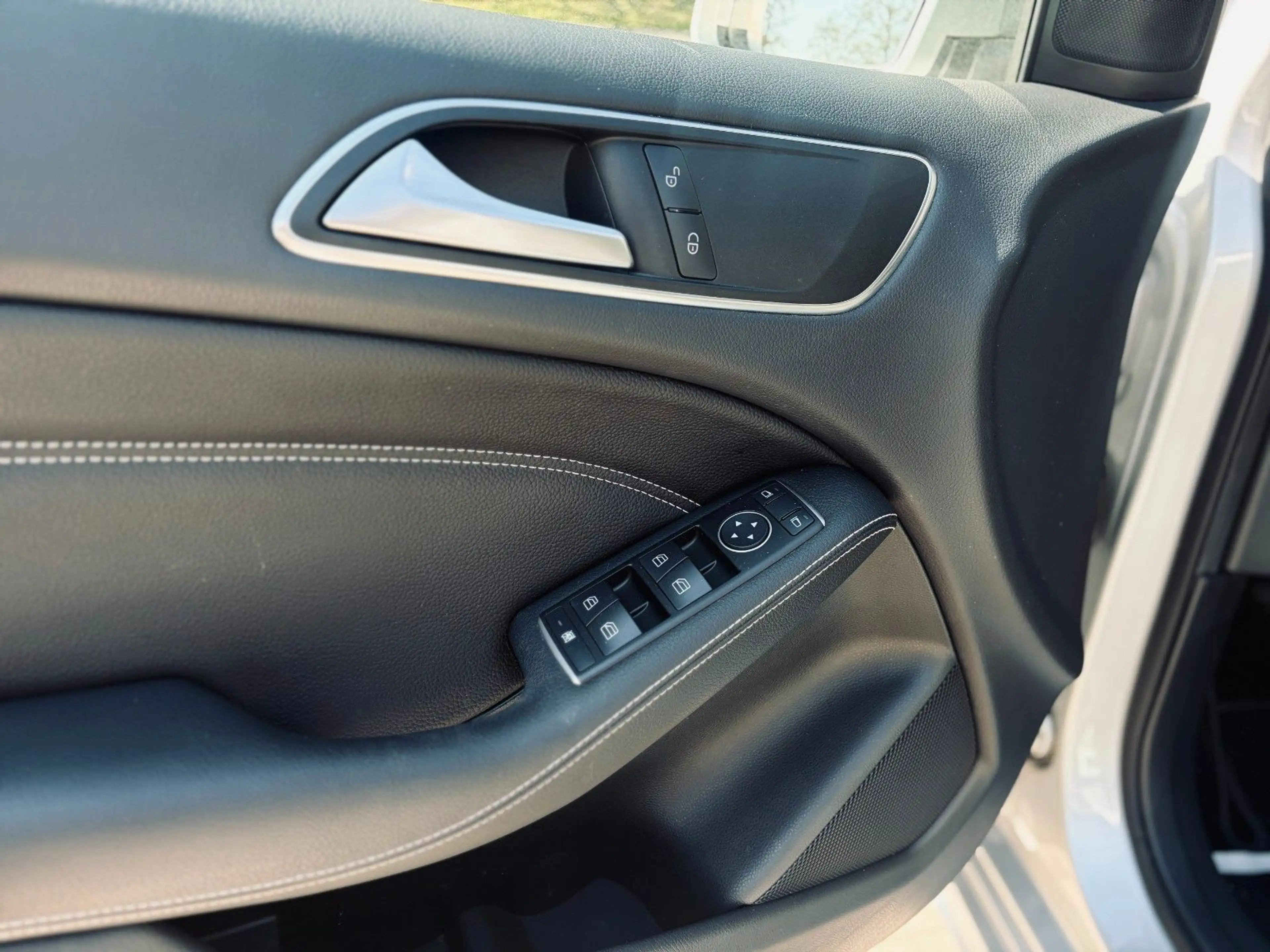 Mercedes-Benz B 180 Score Automatik+Navi+LED+SHZ+Kamera+PDC+ — photo 15