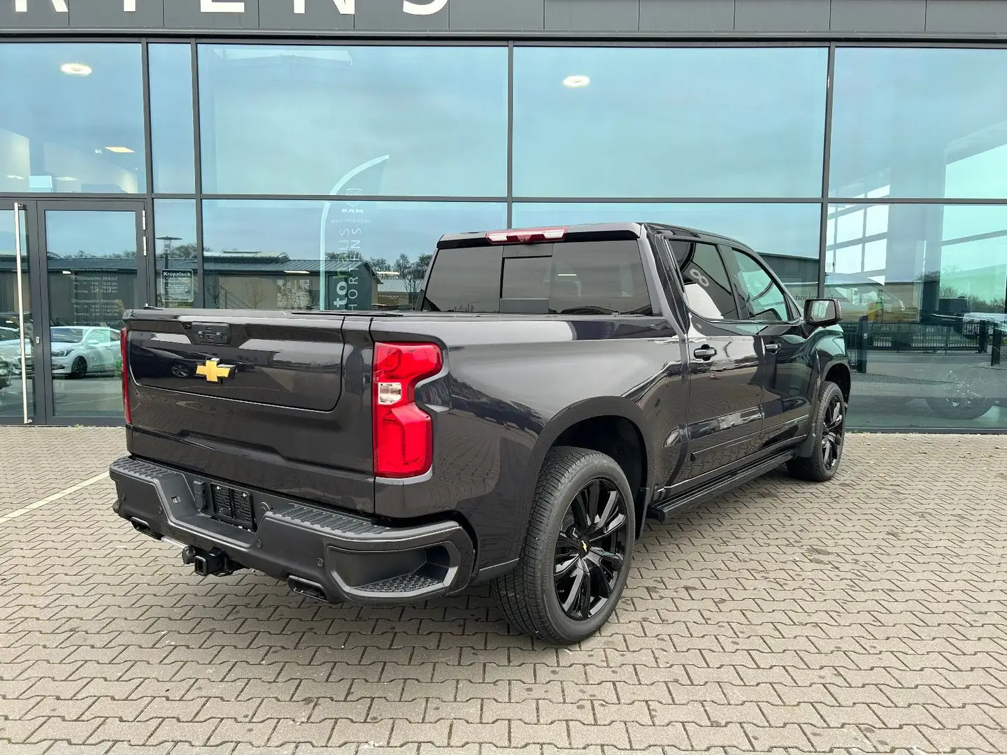 Chevrolet Silverado High Country Black NAP-Klappe BakFlip Сірий - 2