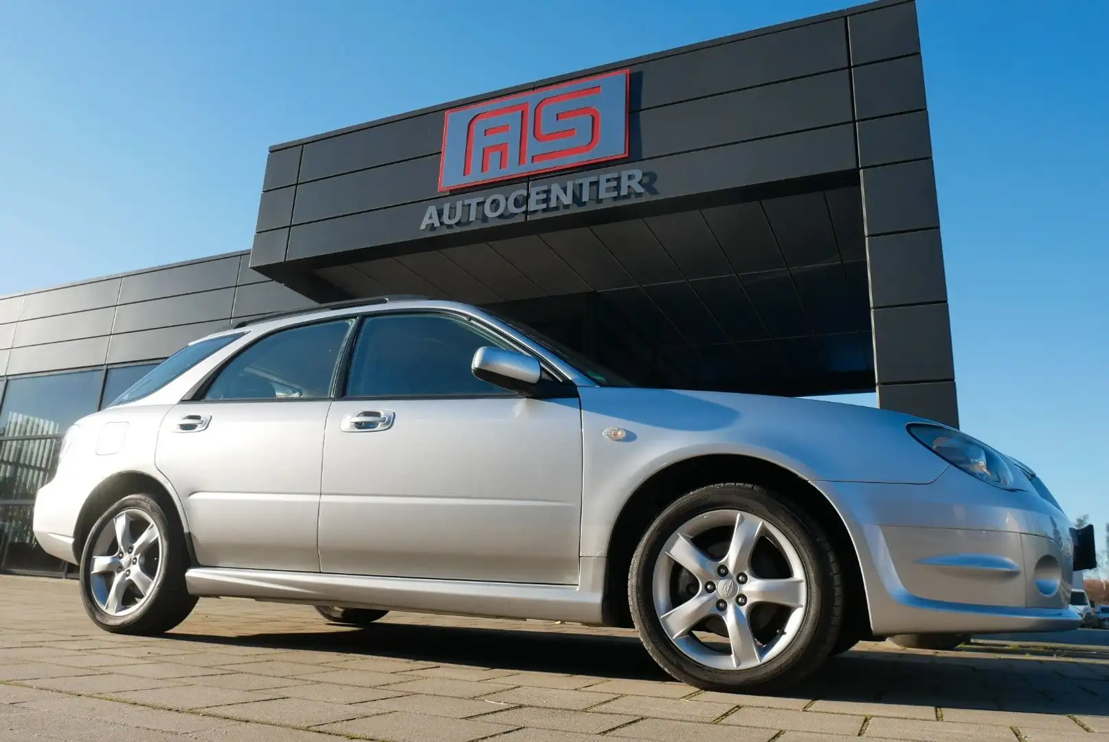 Subaru Impreza 2.0 R Auto. Active HU-Neu Sehr gepflegt! Silber - 1