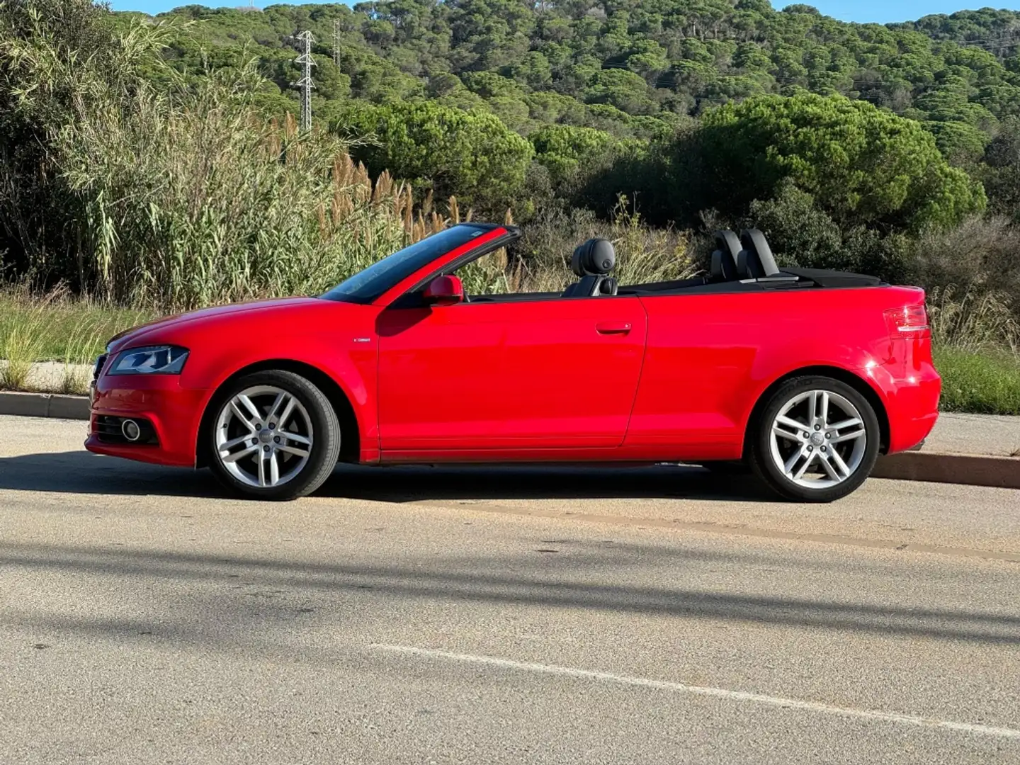 Audi A3 Cabrio 2.0TDI S line edition Rood - 2