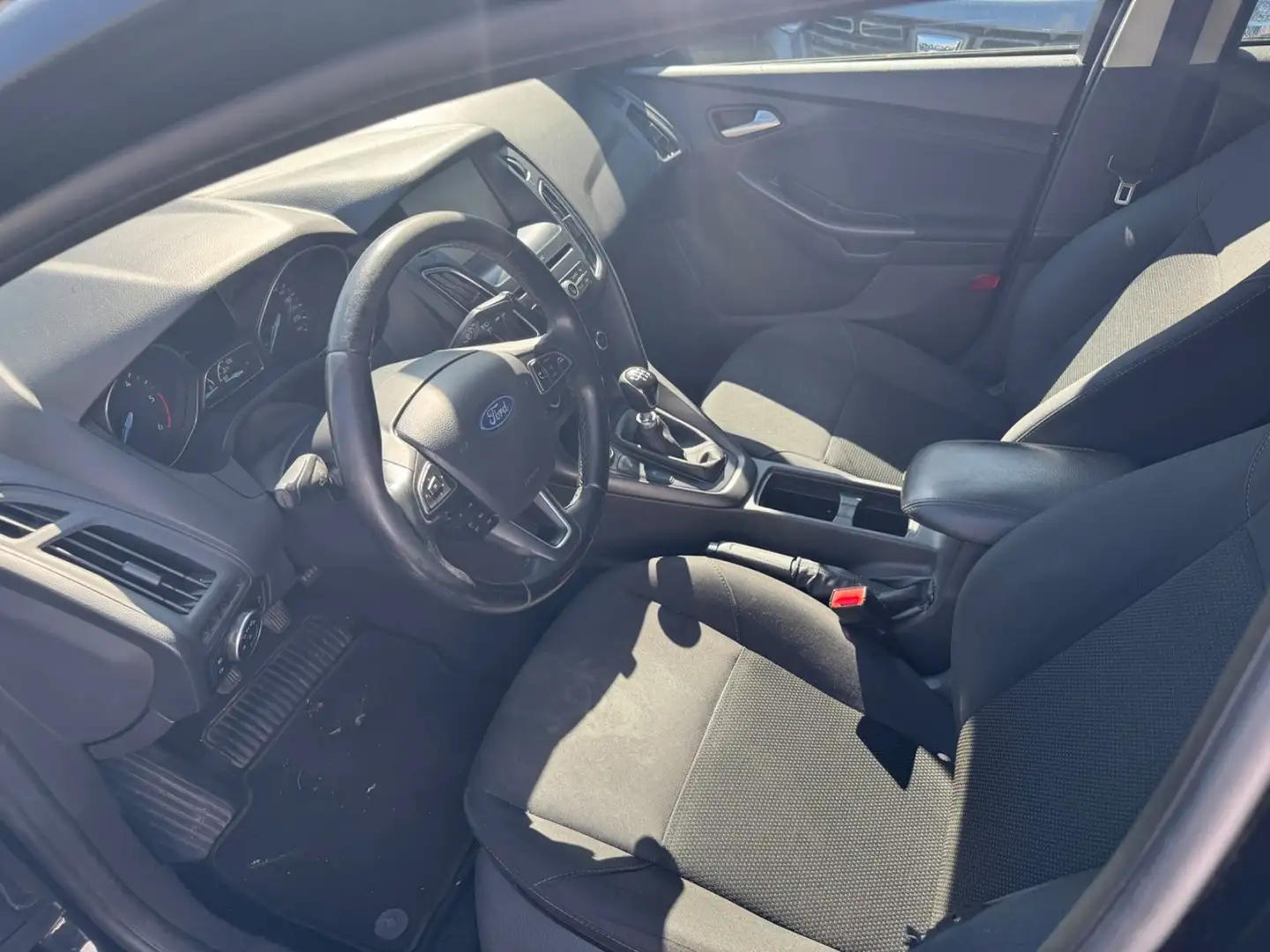Ford Focus Turnier Business Schwarz - 2