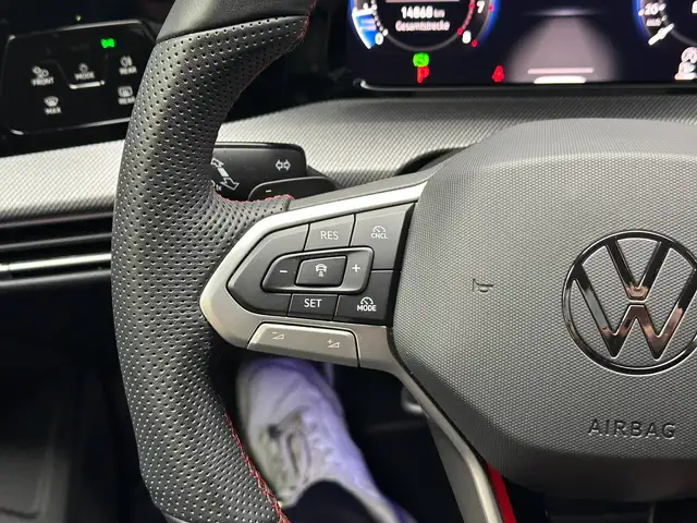 Volkswagen Golf view 17