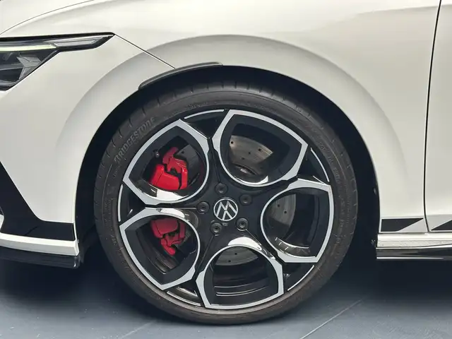 Volkswagen Golf view 9