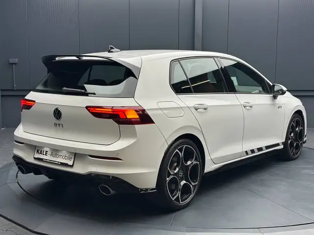 Volkswagen Golf view 5