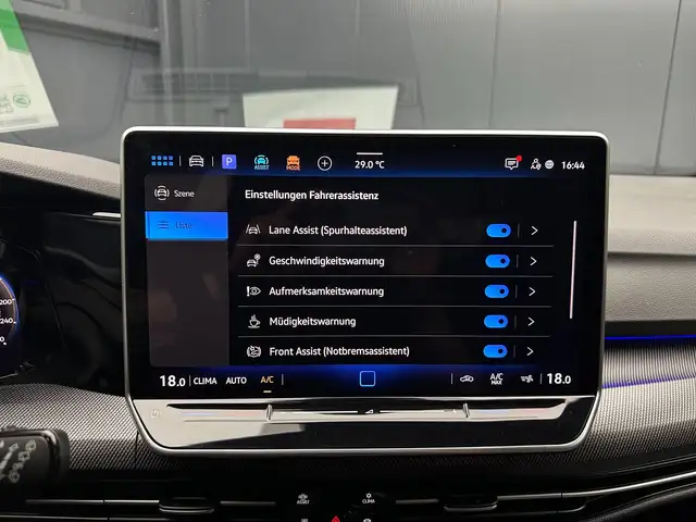 Volkswagen Golf view 23