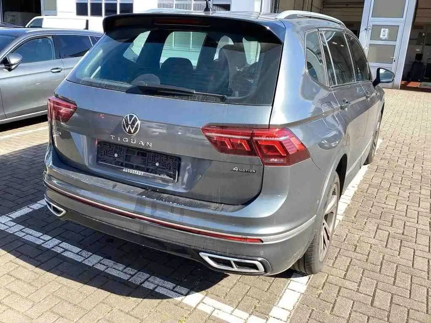 Volkswagen Tiguan Allspace R-Line 4Motion°HUP°RFK°IQ°ACC° Grau - 2