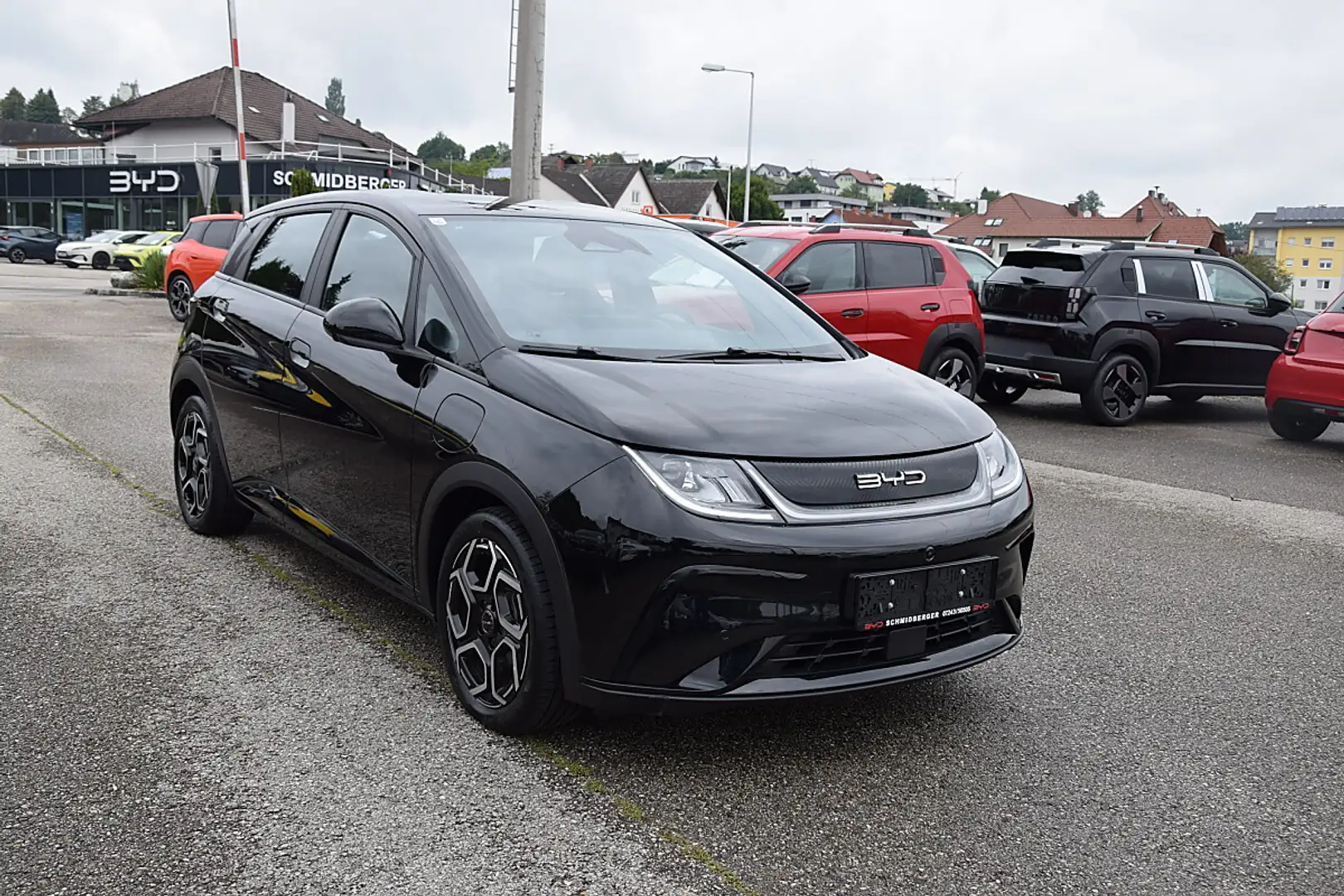 BYD Dolphin 60,4 kWh Comfort Öster. Paket **8 Fach Bereift,... Schwarz - 2