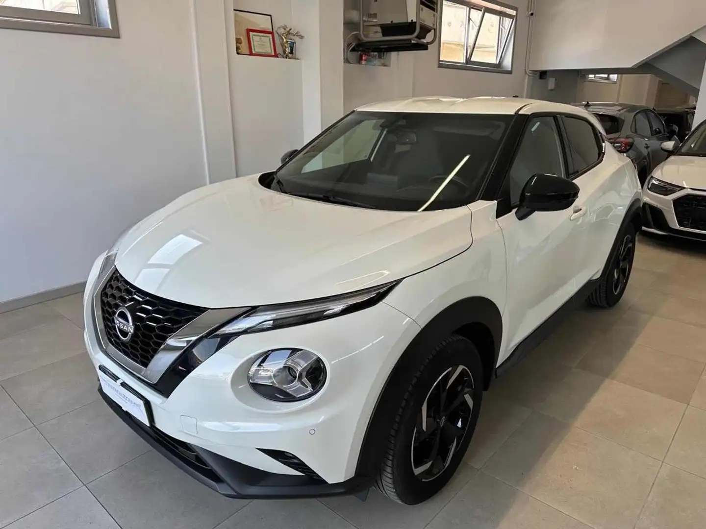 Nissan Juke 1.0 DIG-T 114 CV DCT N-Connecta Wit - 1