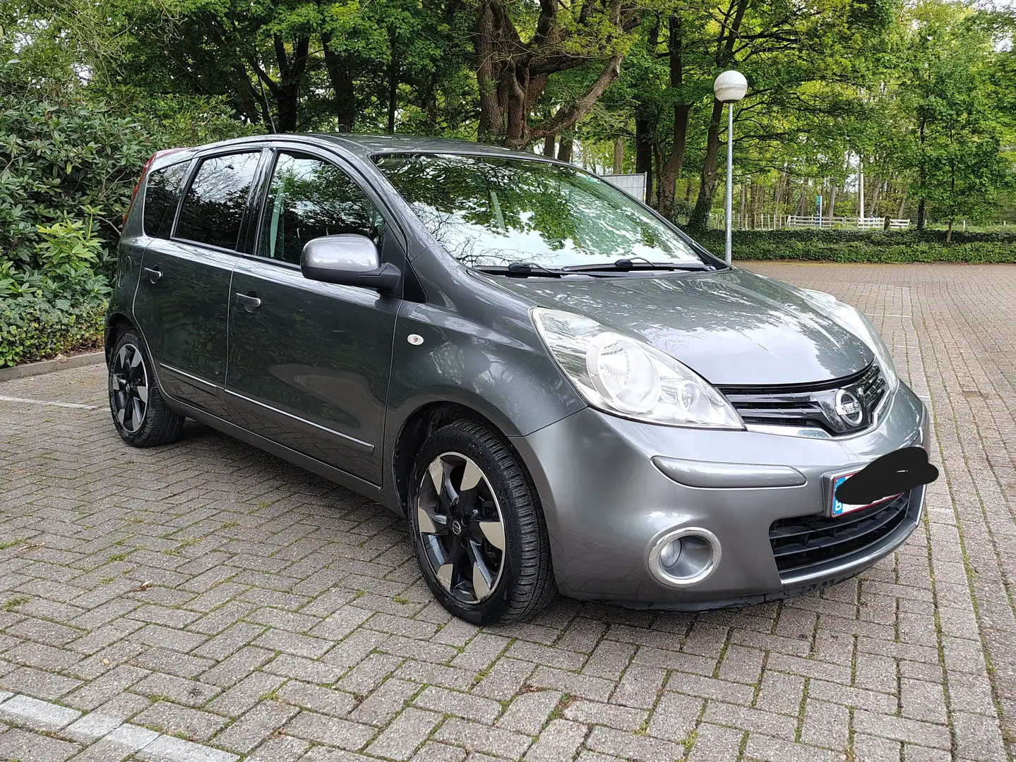 Nissan Note Note 1.5 dci DPF tekna Grijs - 2