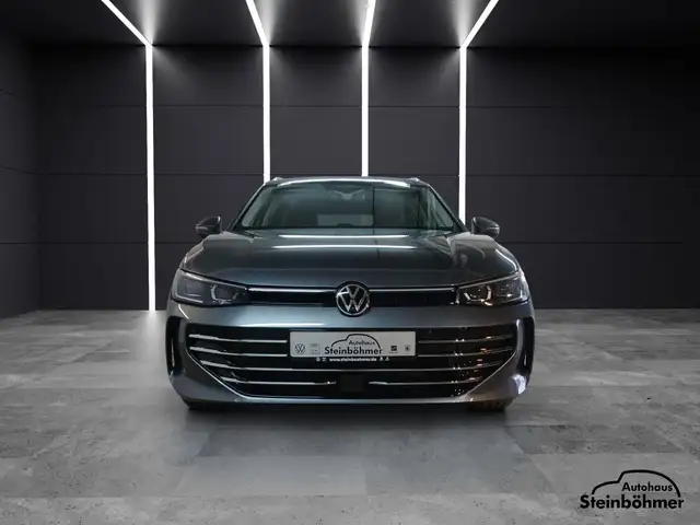 Volkswagen Passat view 8