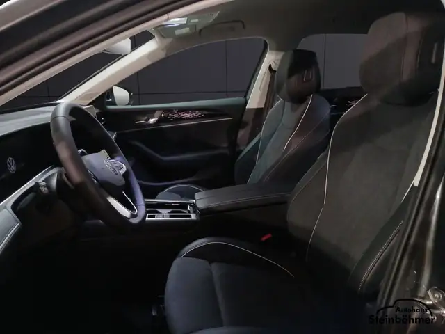 Volkswagen Passat view 15
