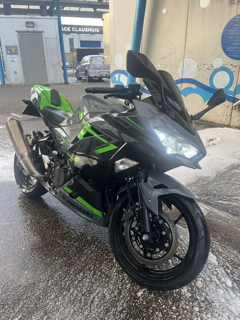 Kawasaki Ninja 400 - 1