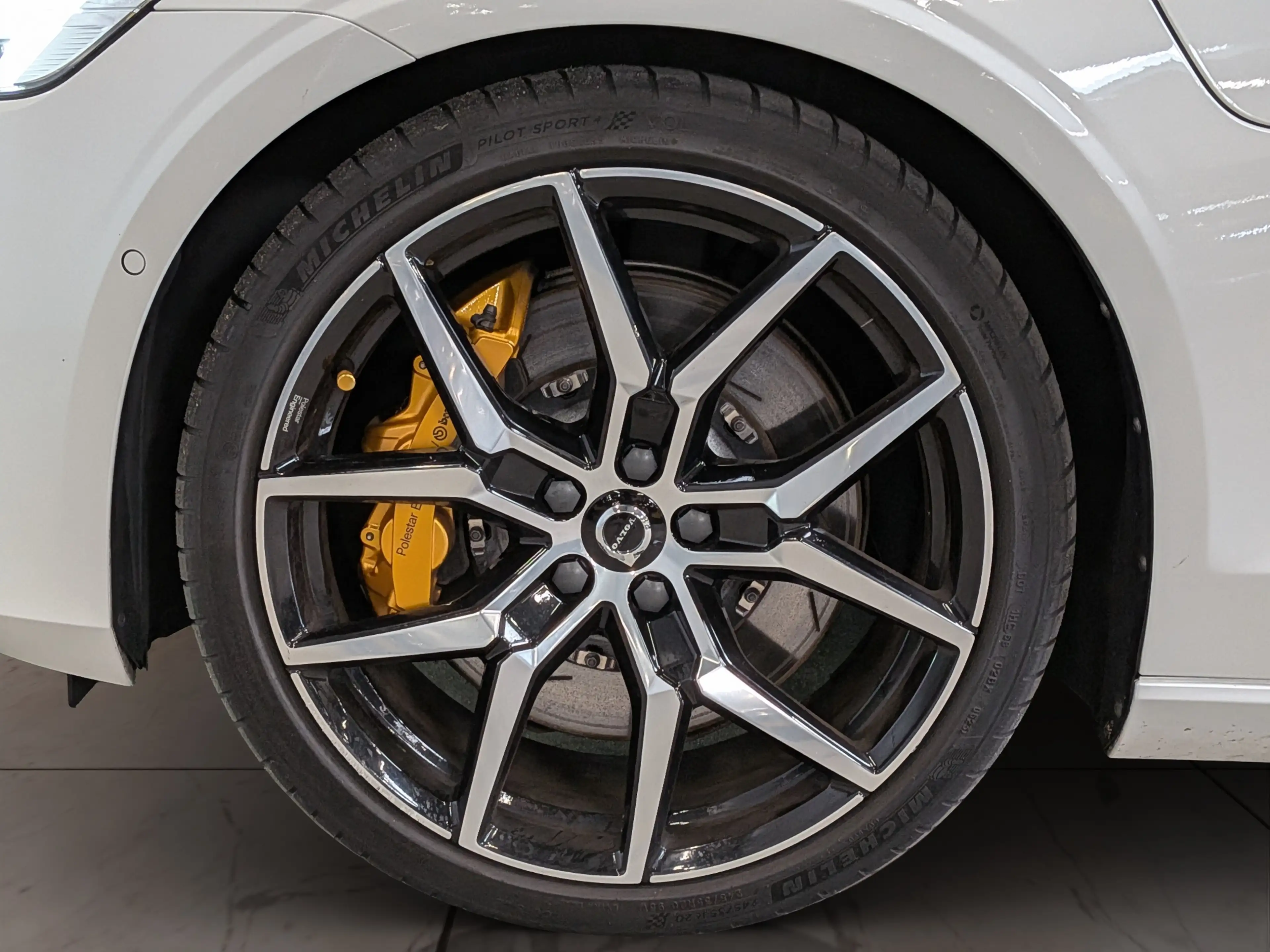 Volvo V60 2.0 T8 Plug-in hybrid AWD Polestar Engineered | He — photo 4