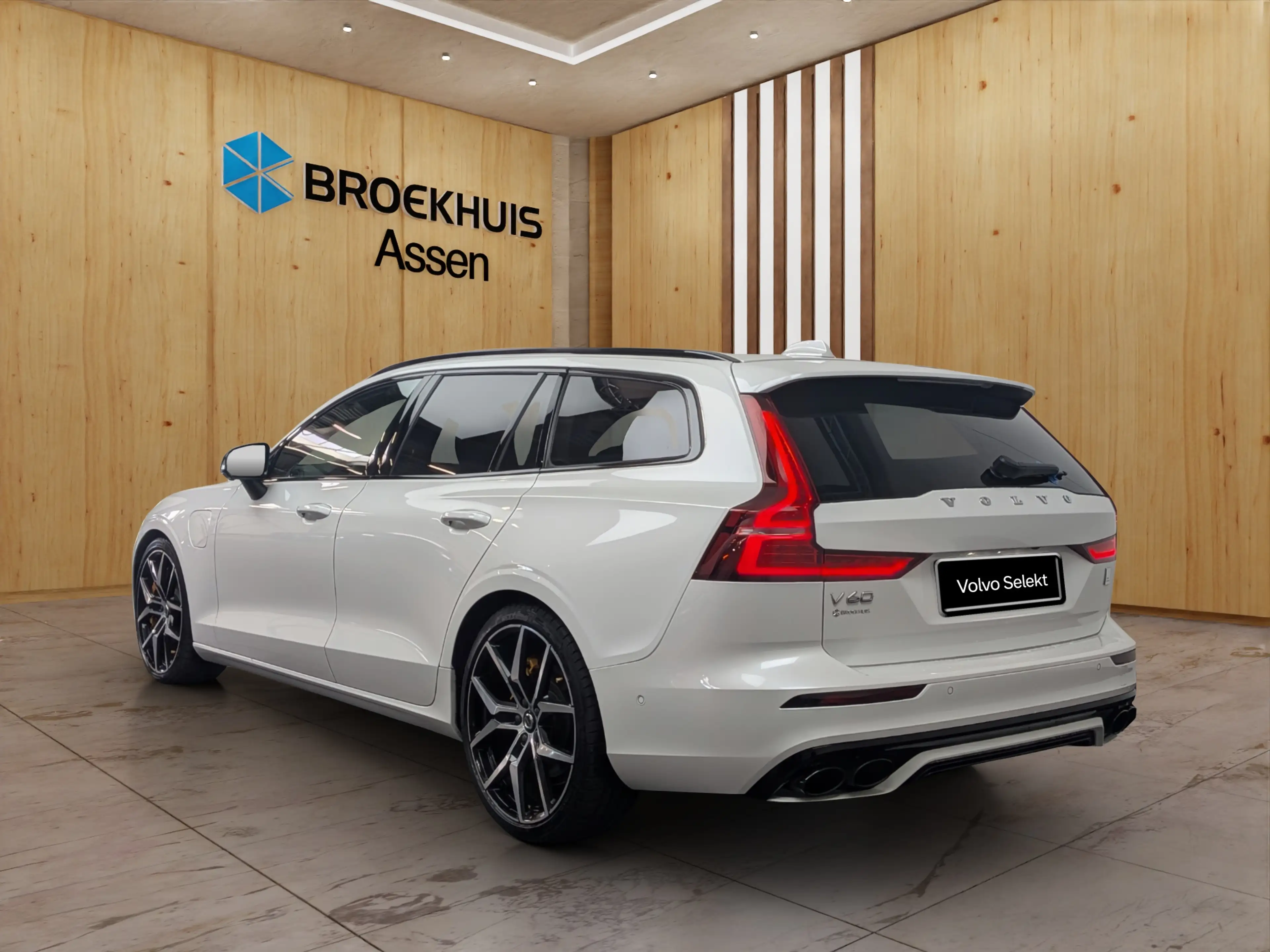 Volvo V60 2.0 T8 Plug-in hybrid AWD Polestar Engineered | He — photo 2