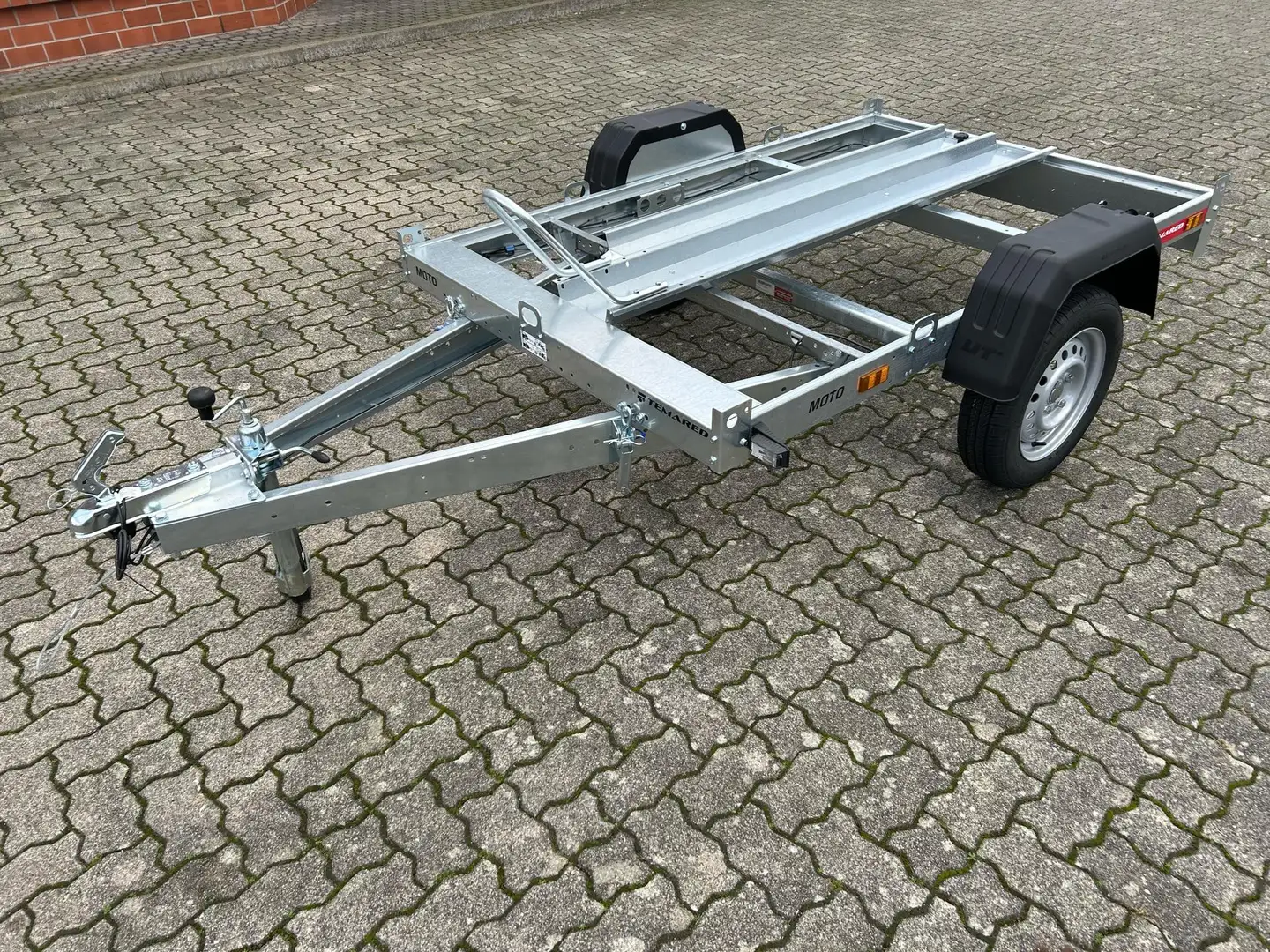 Tema Temared Moto 1 750kg Motorradtransporter 100km/h - 1