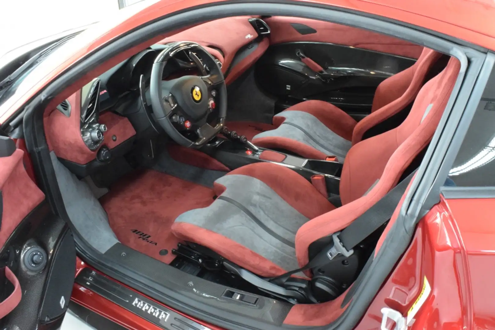 Ferrari 488 Pista * CarbonPaket * Rosso Fiorano Rouge - 2