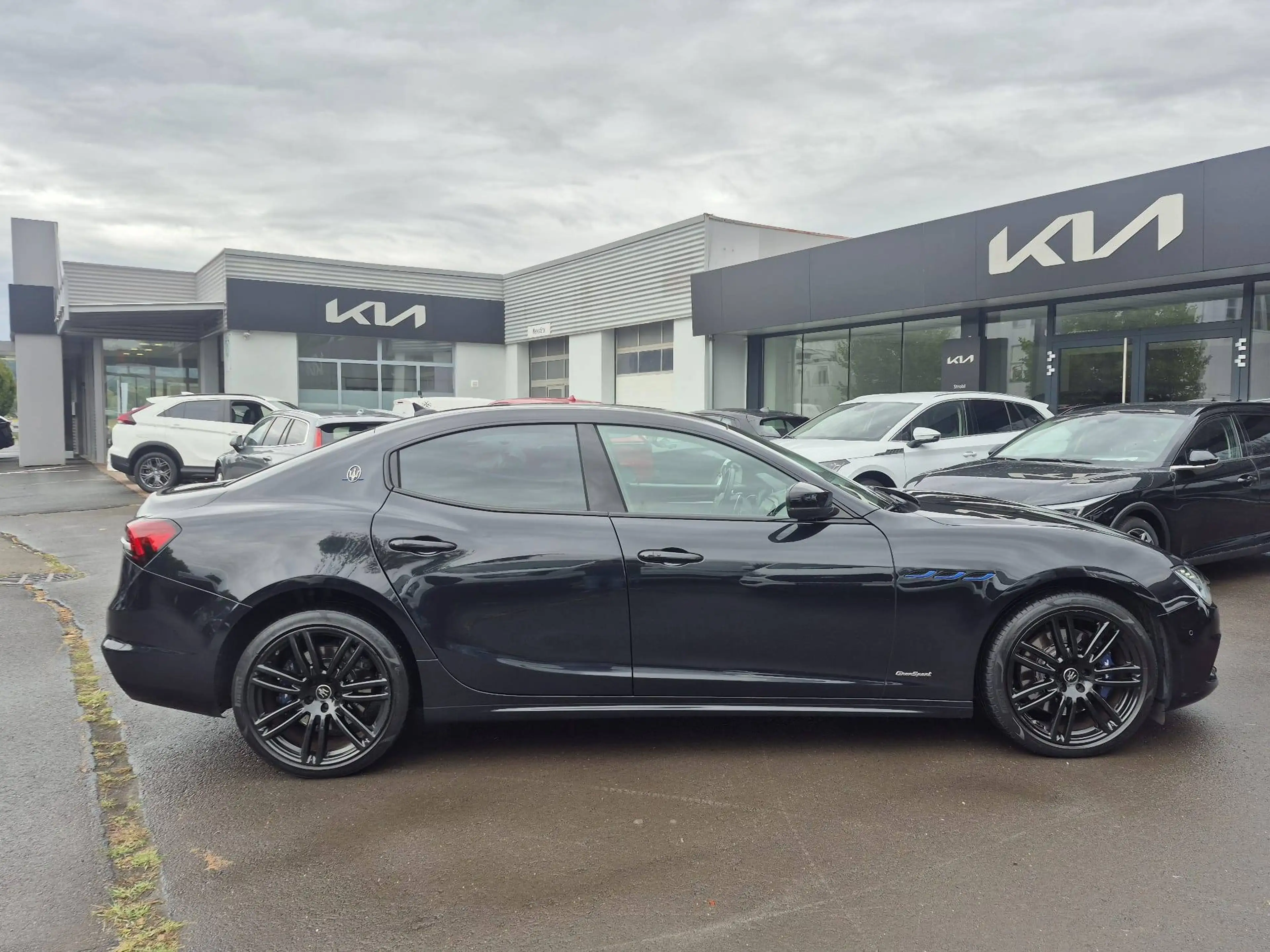 Maserati Ghibli Hybrid GranSport *H&K**360°*Leder* — photo 2