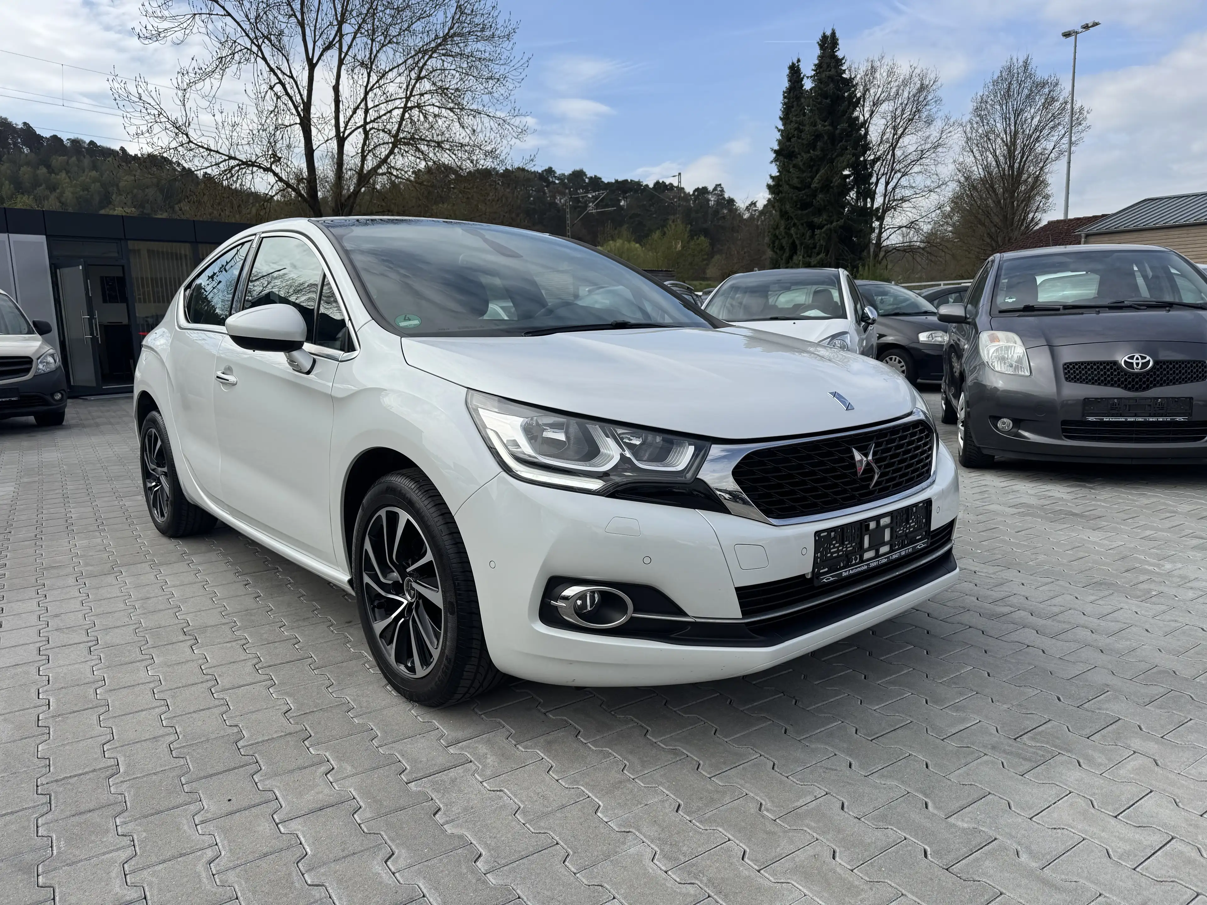 DS Automobiles DS 4 Basis 1.6 Blue-HDI 88 kW / Navi / Kamera/LED — photo 4
