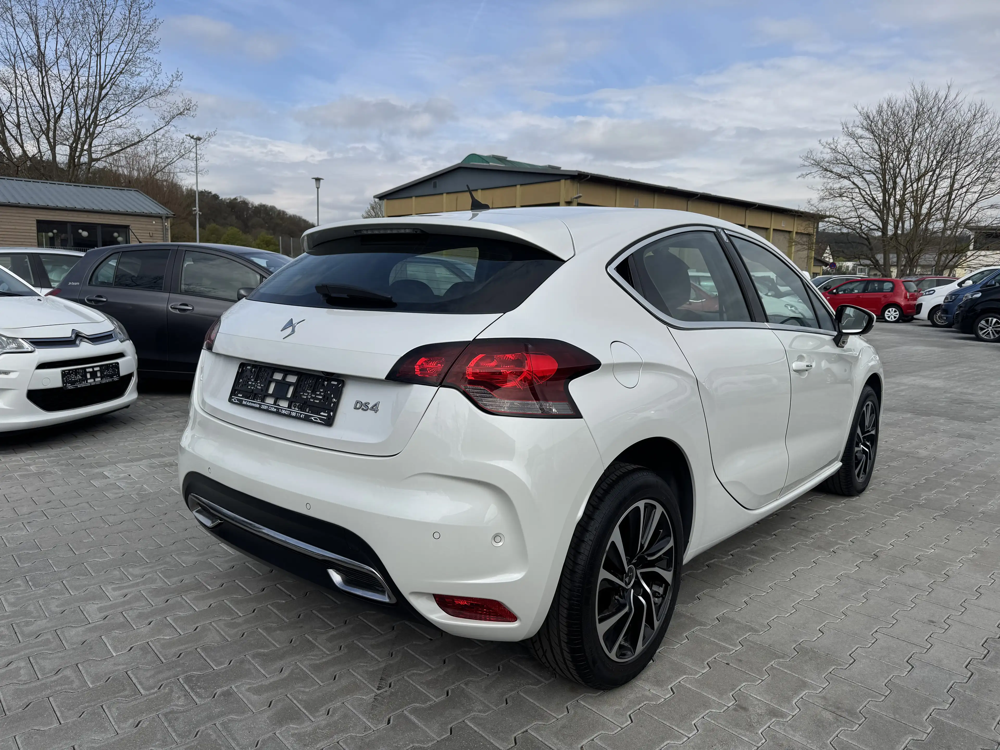 DS Automobiles DS 4 Basis 1.6 Blue-HDI 88 kW / Navi / Kamera/LED — photo 3