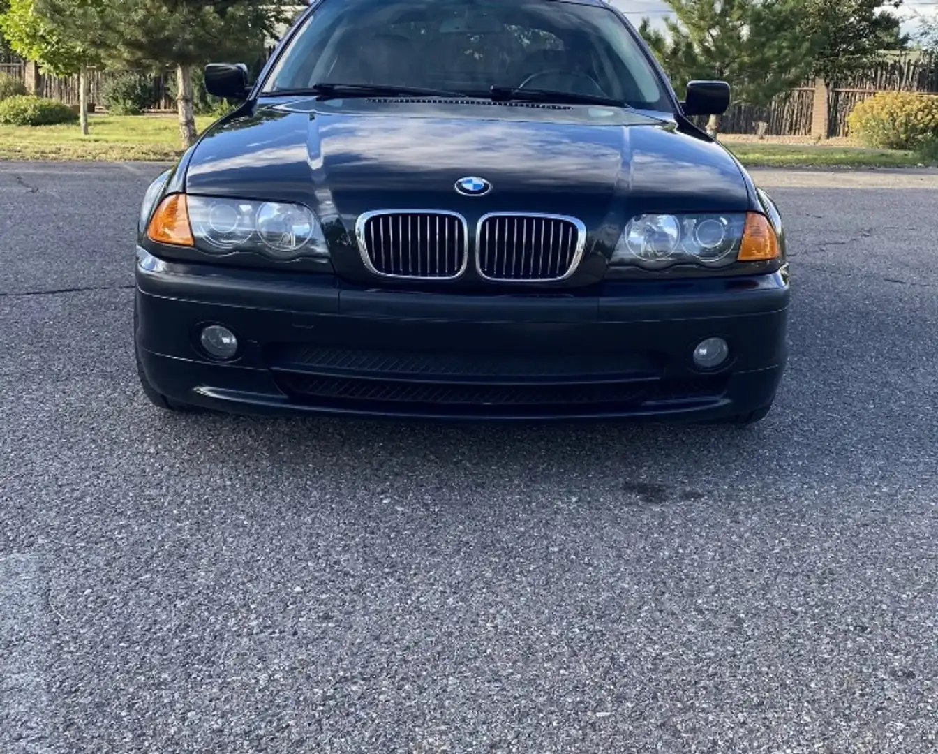 BMW 330 i Sport Zwart - 1