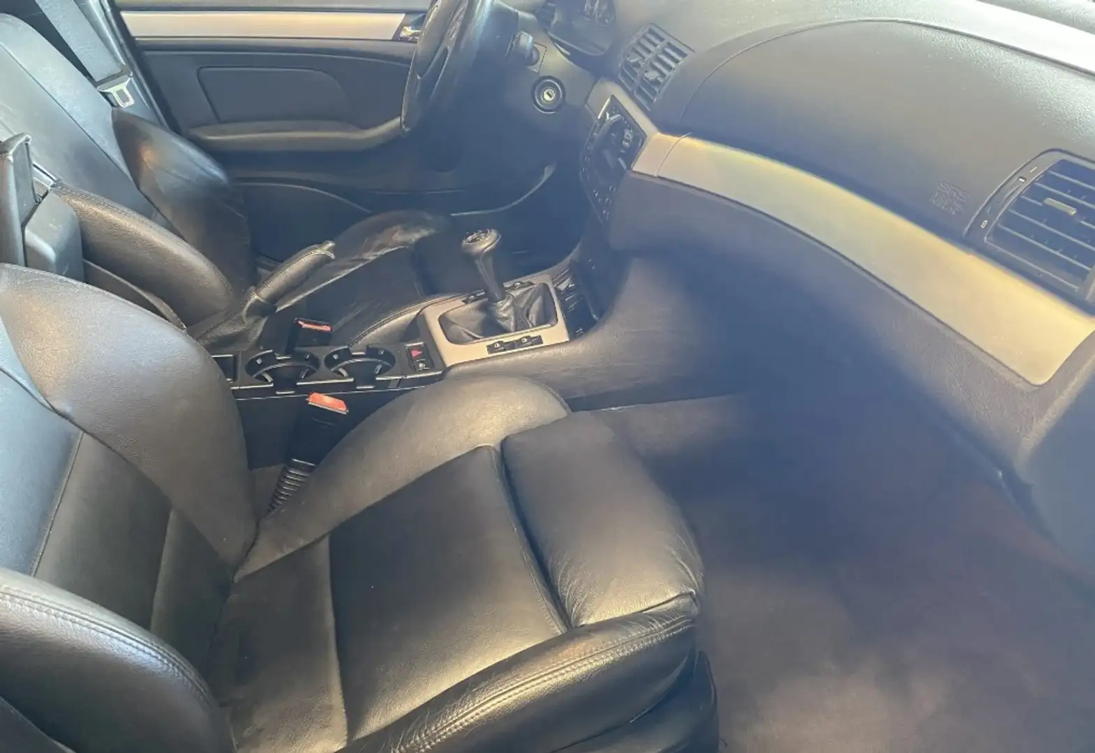 BMW 330 i Sport Zwart - 2