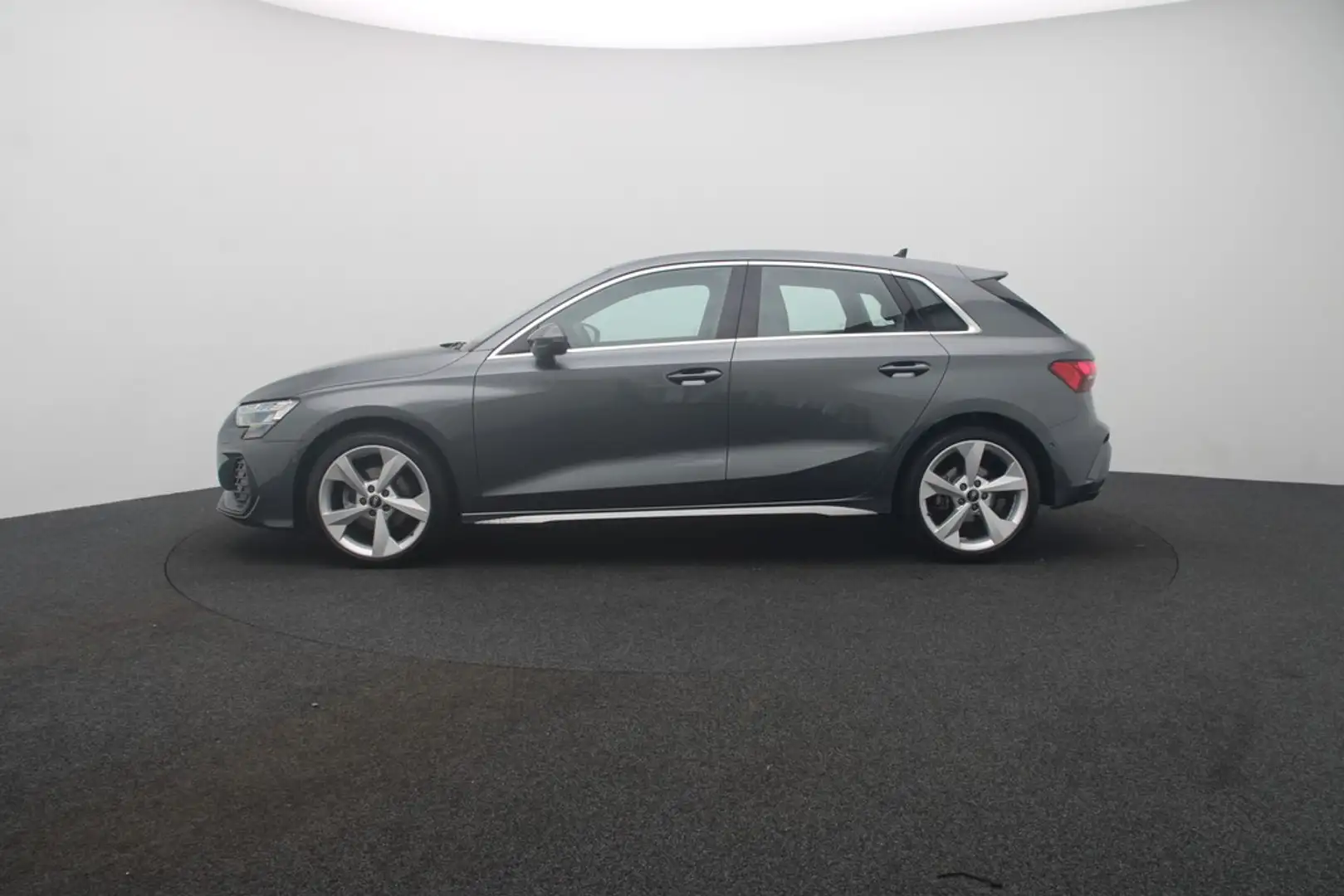 Audi A3 Sportback 35 TDI S line Matrix ACC SONOS Grau - 2