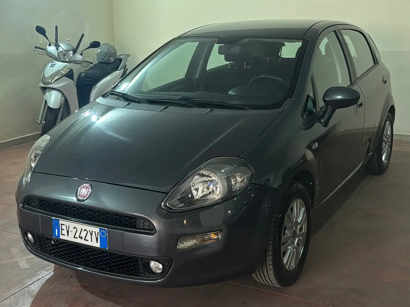 Fiat Punto Punto 5p 1.2 LOUNGE BENZ/GPL EURO 6 Grigio - 1