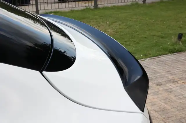 Porsche Cayenne view 8