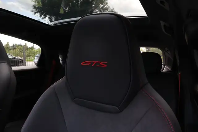 Porsche Cayenne view 15