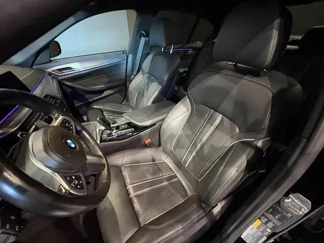 BMW 5 Series view 11