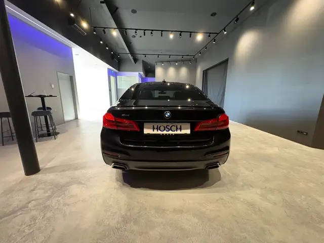 BMW 5 Series view 5