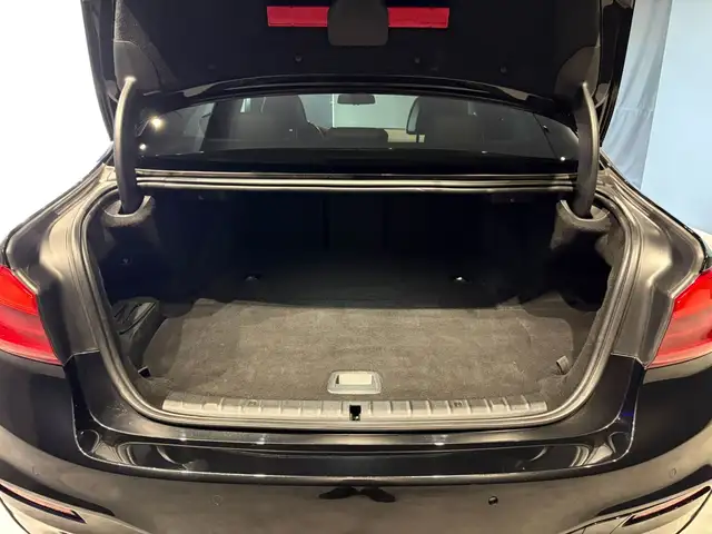 BMW 5 Series view 13